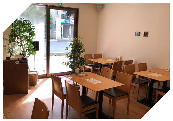 「彩葉庵」ティールーム店内